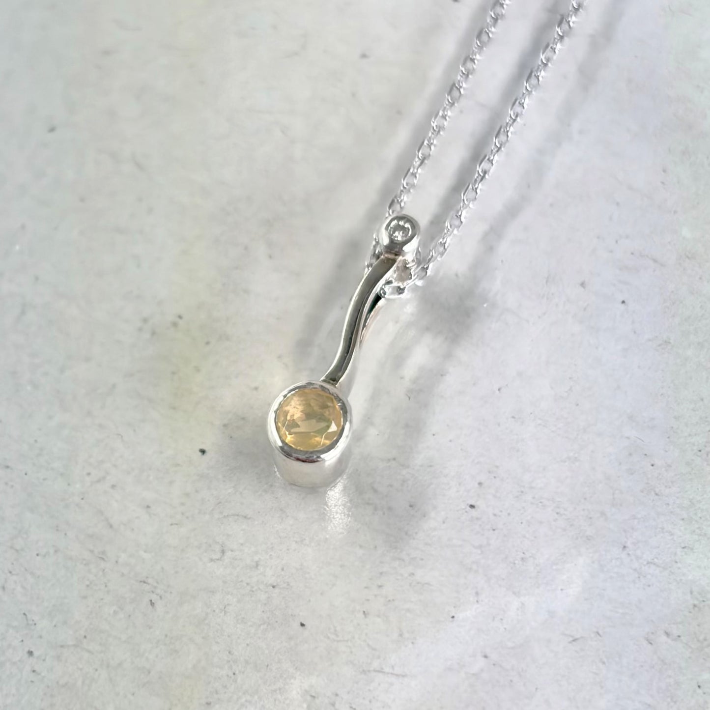 SV900(Pt) チェーンSV925 オパール/ダイヤモンド0.01ct ネックレス