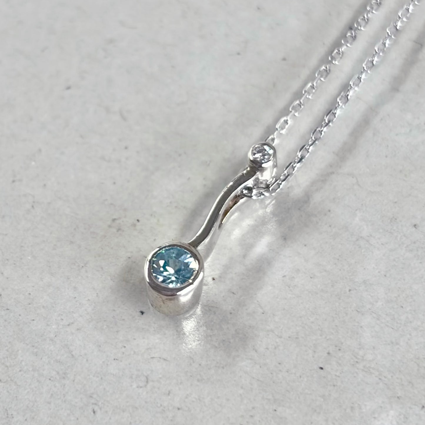 SV900(Pt) チェーンSV925 ブルージルコン/ダイヤモンド0.01ct ネックレス