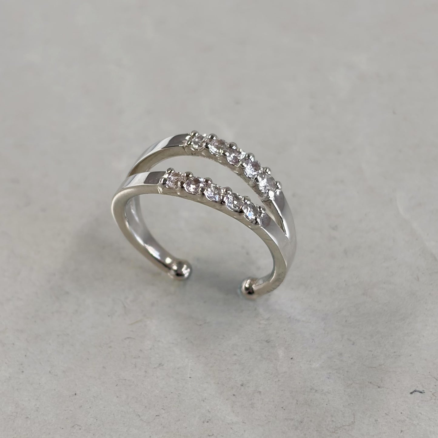 SV900(Pt) サファイア イヤーカフ