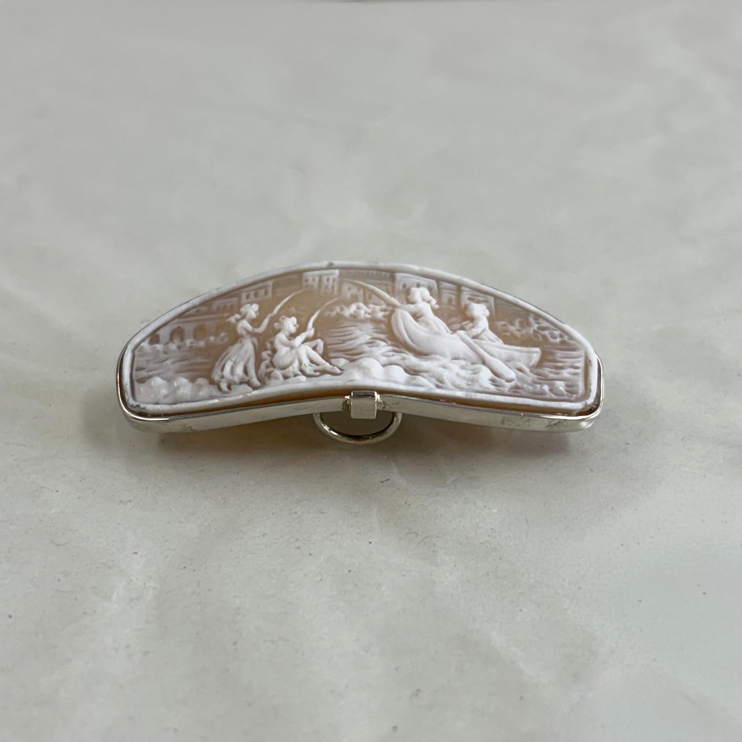 SV900(Pt) シェルカメオ ブローチ