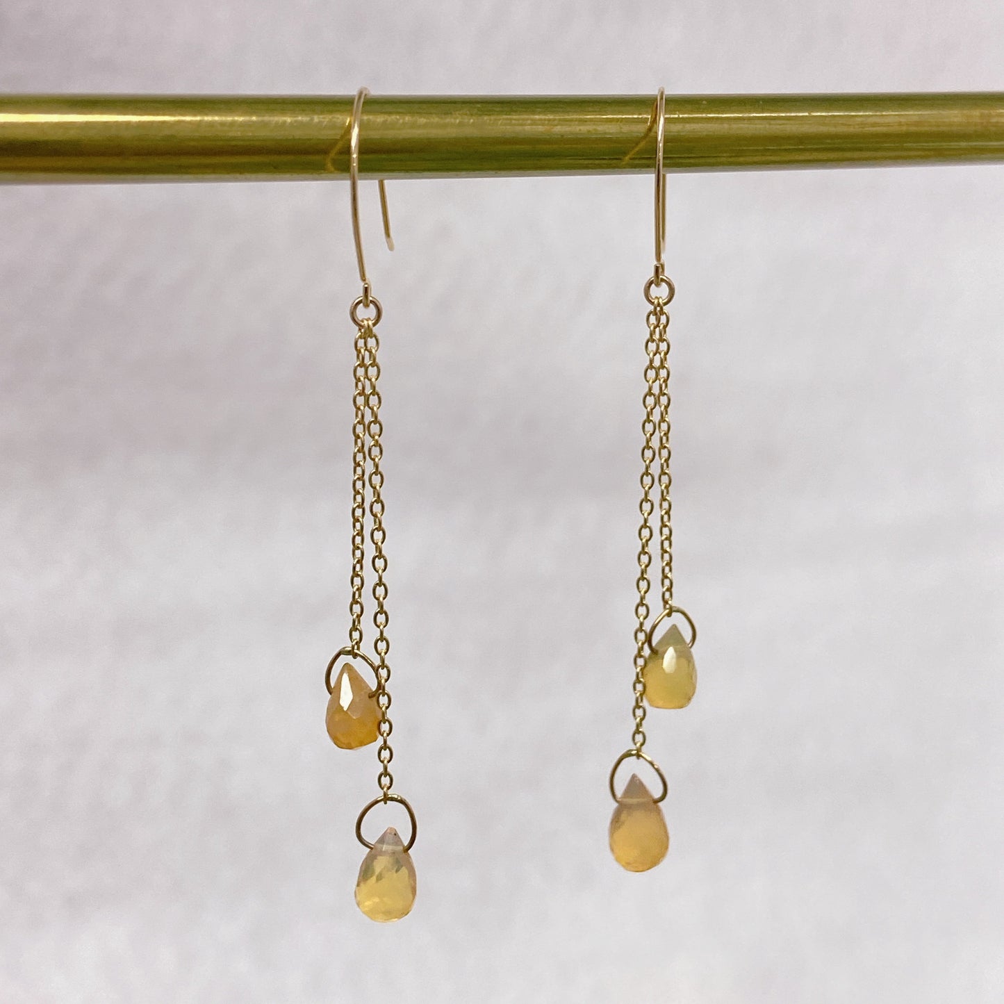 オパールピアス