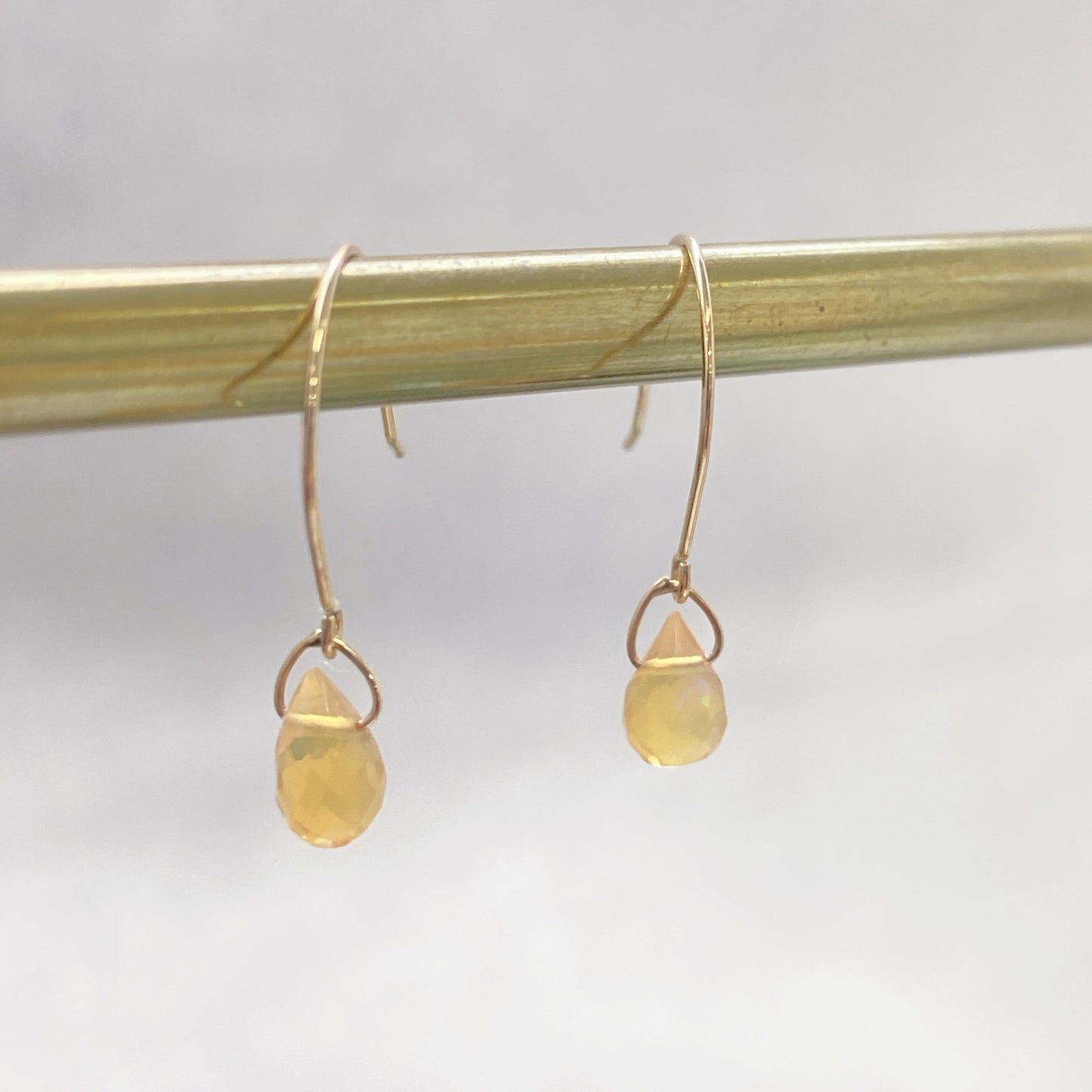 オパールピアス