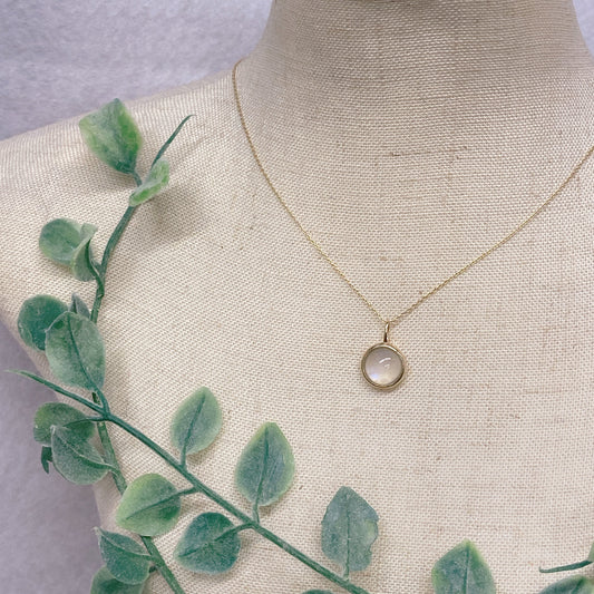 ６月の誕生石とは？