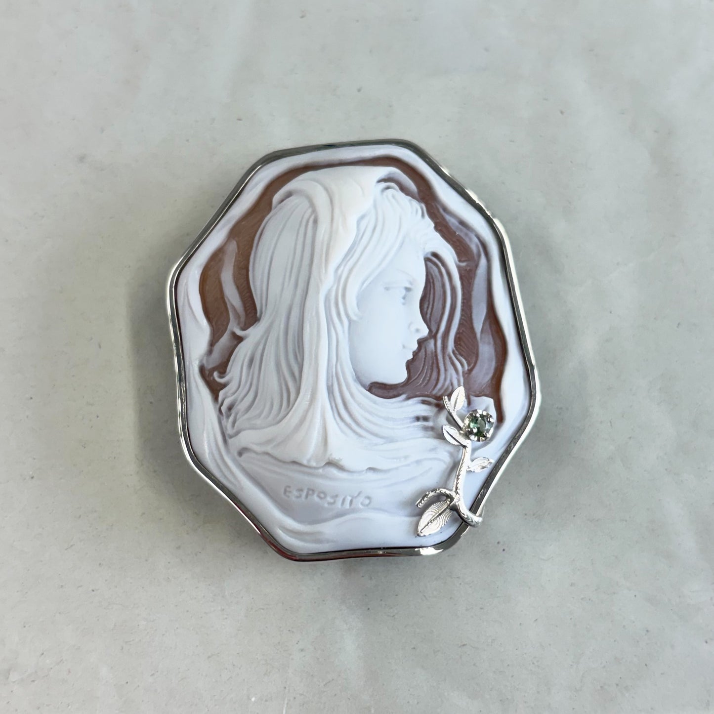 SV900(Pt)   カメオ/サファイア　ブローチ