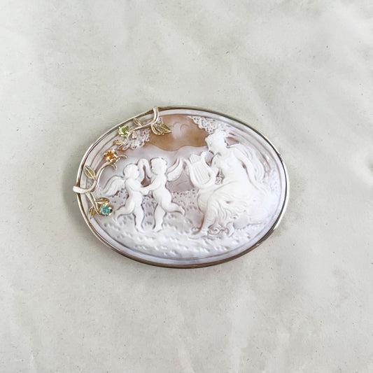 SV900(Pt)   シェルカメオ/サファイア/ペリドット/アパタイト　ブローチ