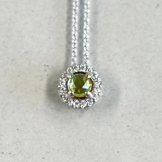 SV900(Pt)　チェーンSV925   ペリドット/モアッサナイト  ネックレス