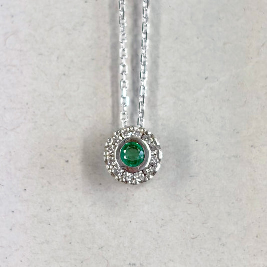 SV900(Pt)　チェーンSV925   エメラルド/ダイヤモンド0.10ct  ネックレス