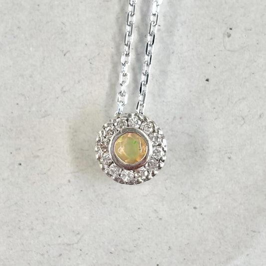 SV900(Pt)　チェーンSV925   オパール/ダイヤモンド0.10ct  ネックレス