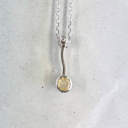 SV900(Pt)　チェーンSV925   オパール/ダイヤモンド0.01ct  ネックレス