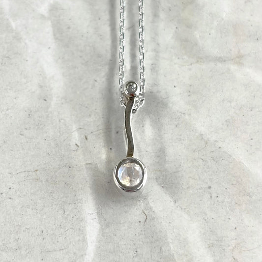 SV900(Pt)　チェーンSV925   レインボームーンストーン/ダイヤモンド0.01ct  ネックレス