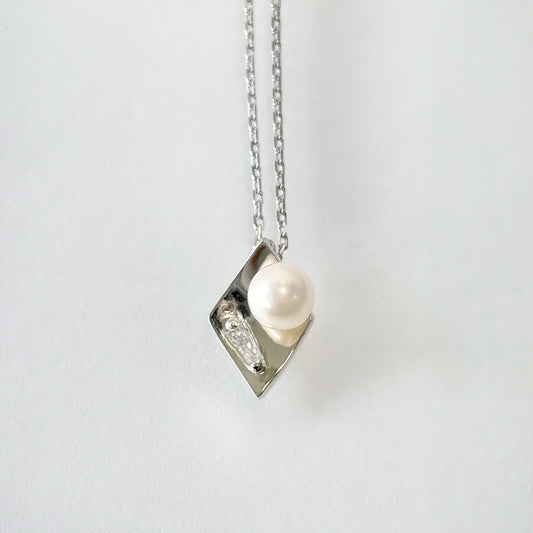 SV900(Pt)　チェーンSV925   パール/ダイヤモンド0.03ct  ネックレス