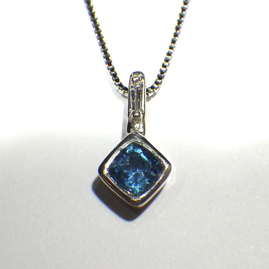 SV900(Pt)　チェーンSV925   スイスブルートパーズ/ダイヤモンド0.05ct  ネックレス