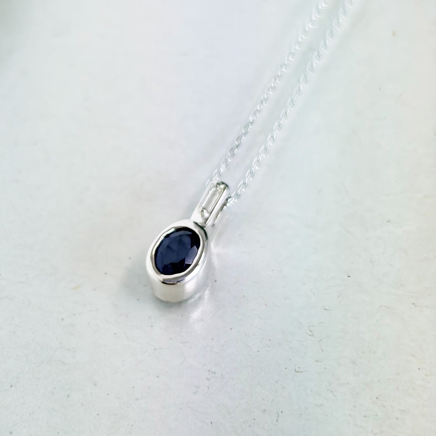 SV900(Pt)　チェーンSV925   サファイア/ダイヤモンド0.03ct  ネックレス
