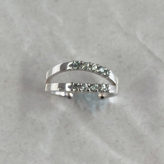 SV900(Pt)   グリーンサファイア　イヤーカフ