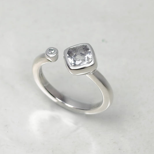 SV900(Pt)　ハイライトオパール/ダイヤリング