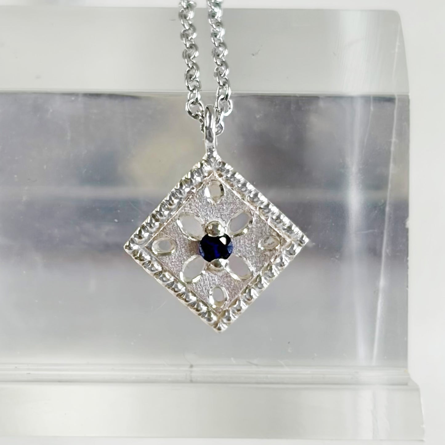SV900(Pt)　チェーンSV925   サファイア  ネックレス