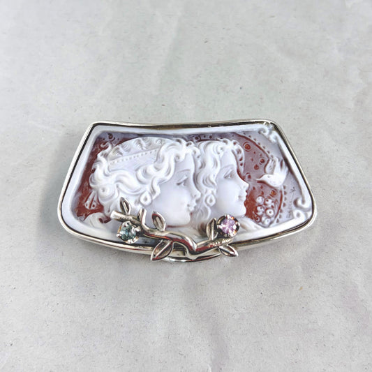 SV900(Pt)   シェルカメオ/サファイア　ブローチ