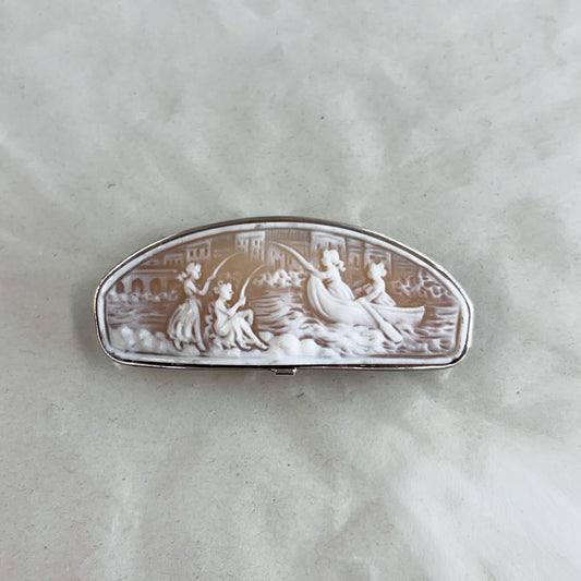 SV900(Pt)   シェルカメオ　ブローチ