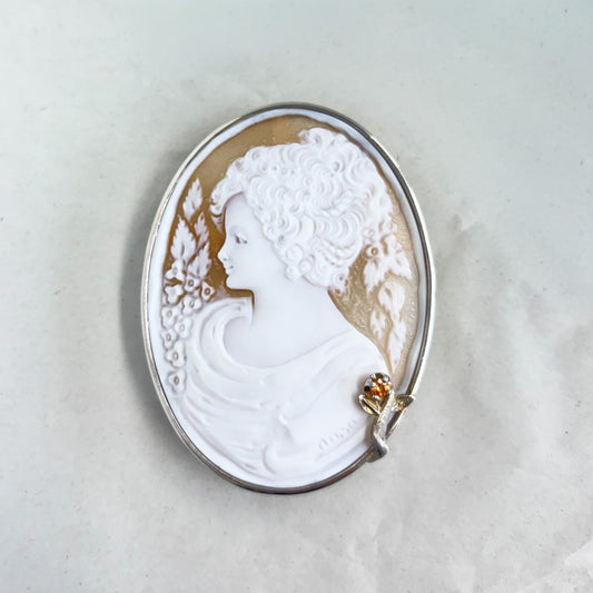 SV900(Pt)   シェルカメオ/サファイア　ブローチ