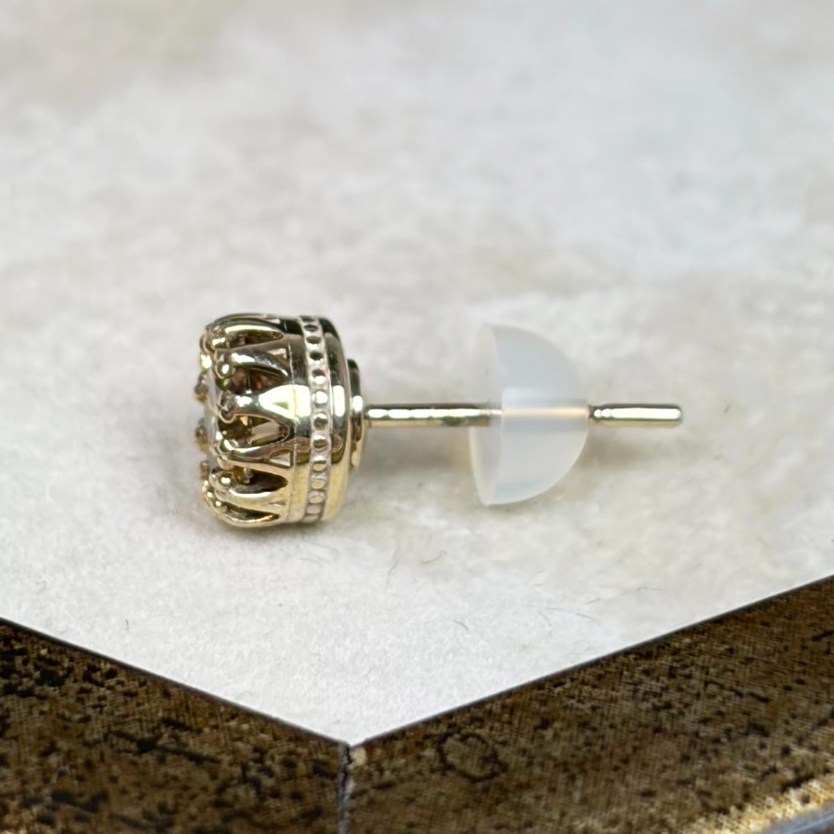 K10YG   モアッサナイト(シャンパン）ピアス
