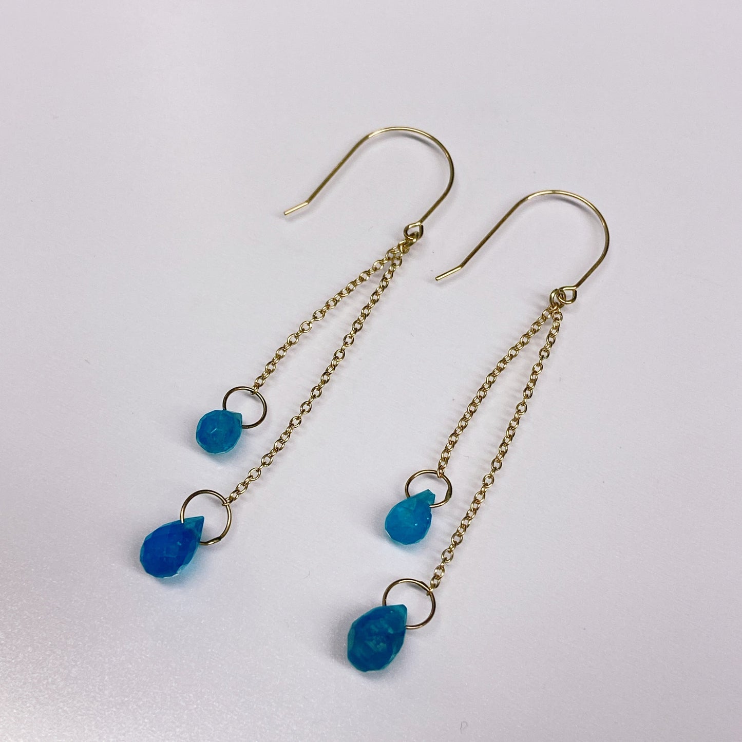 ネオンブルーアパタイトピアス