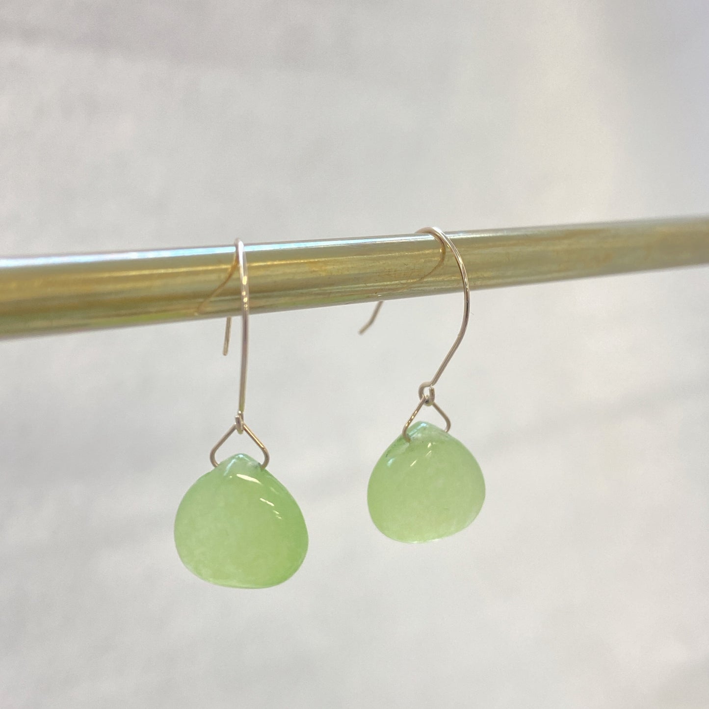 イエローグリーンクォーツァイトピアス