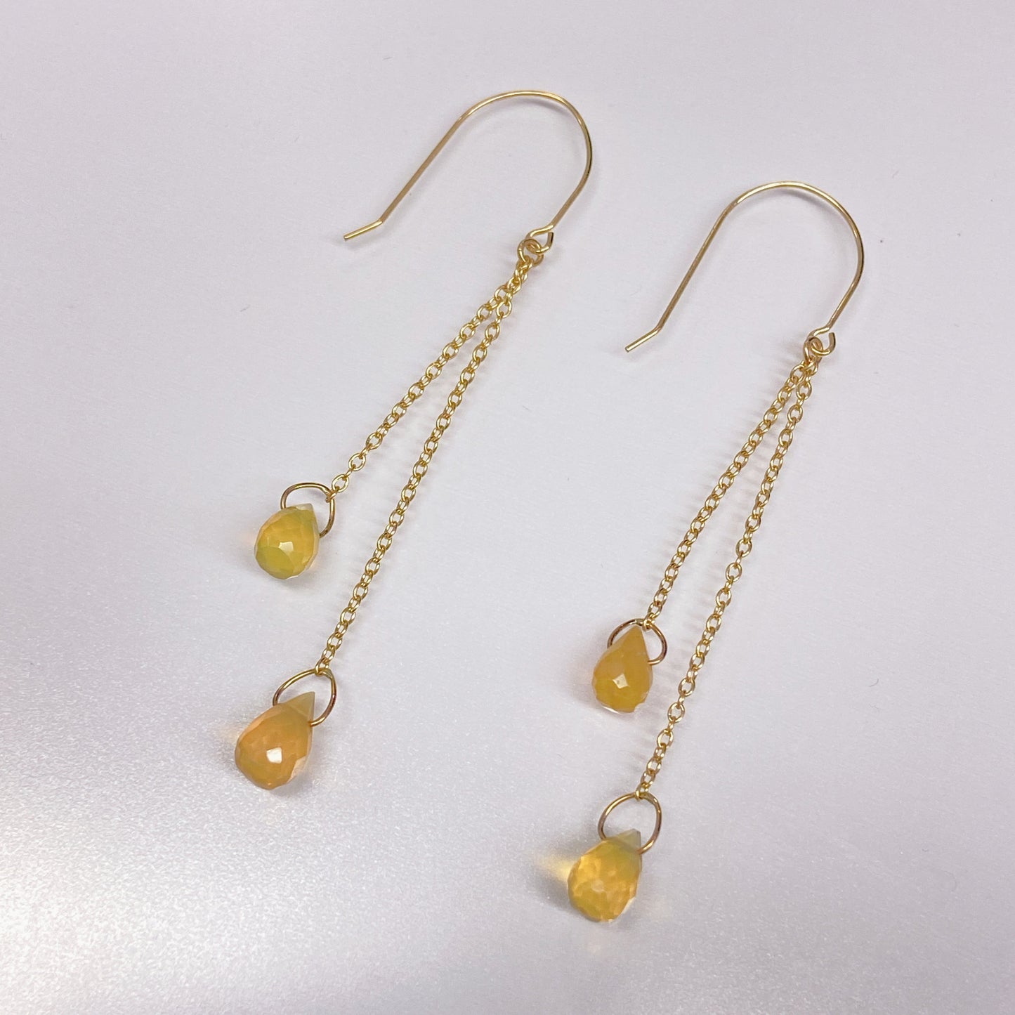 オパールピアス