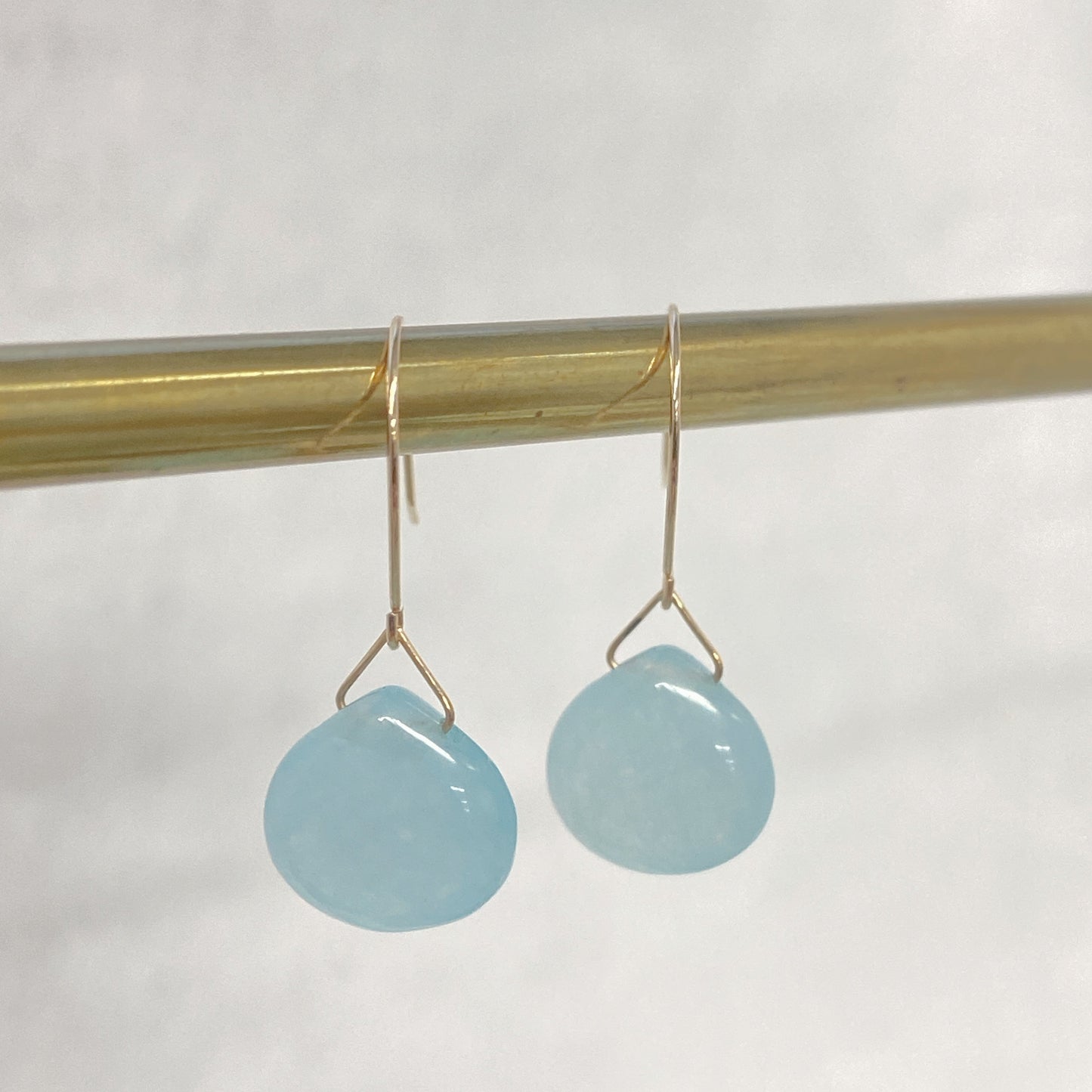 ライトブルークォーツァイトピアス