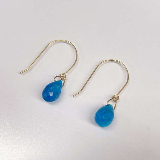 ネオンブルーアパタイトピアス