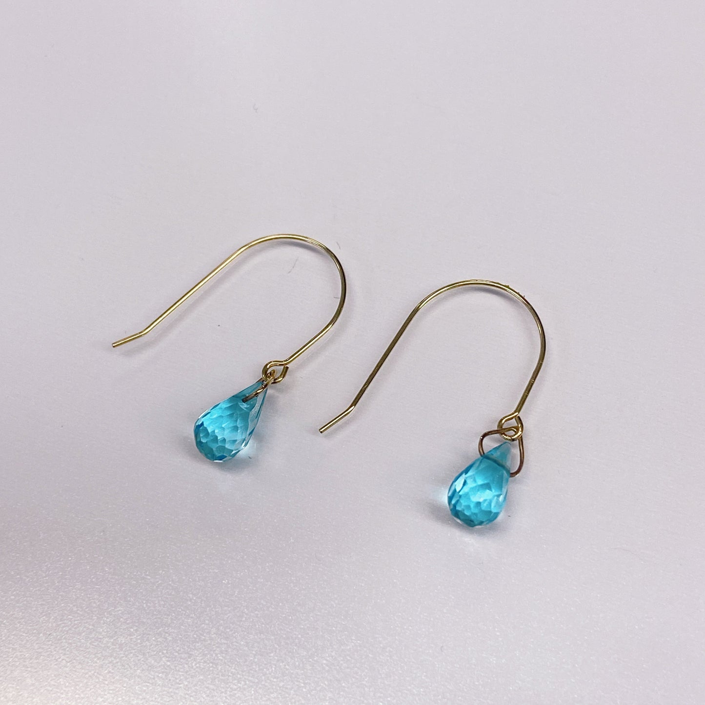 スイスブルートパーズピアス