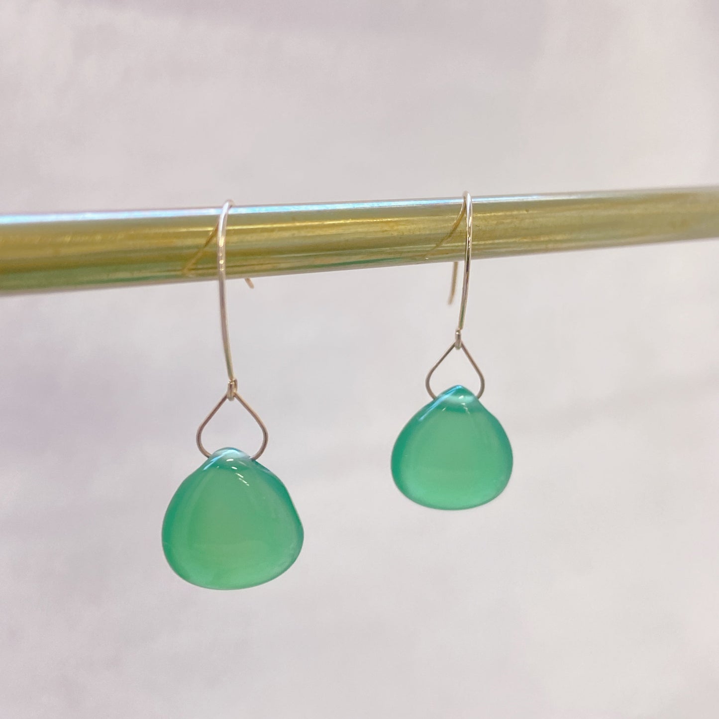 グリーンオニキス（染色）ピアス