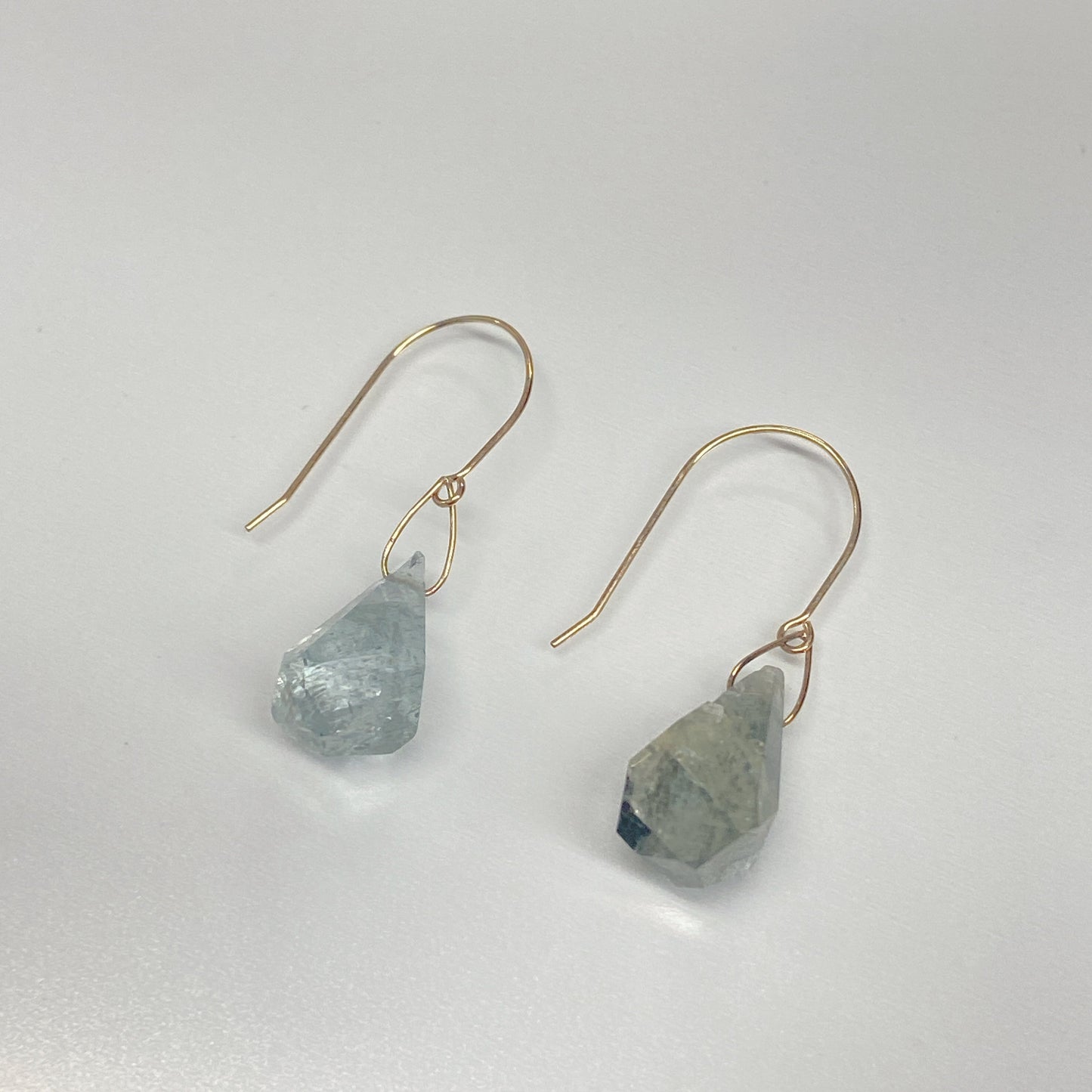 モスアクアマリンピアス