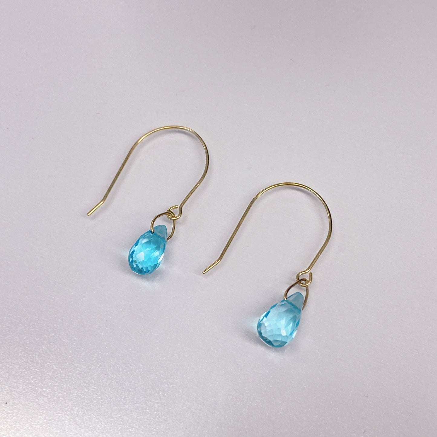 スイスブルートパーズピアス