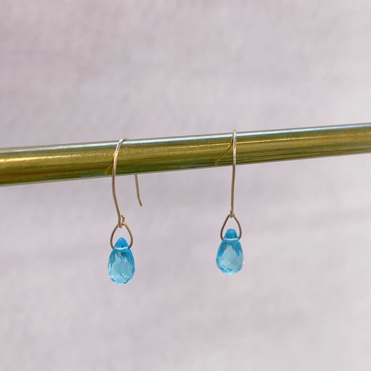 スイスブルートパーズピアス